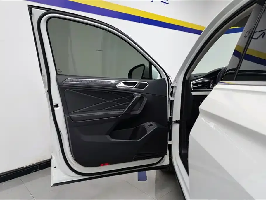 Volkswagen Tiguan L 2023 из CN, фото 7
