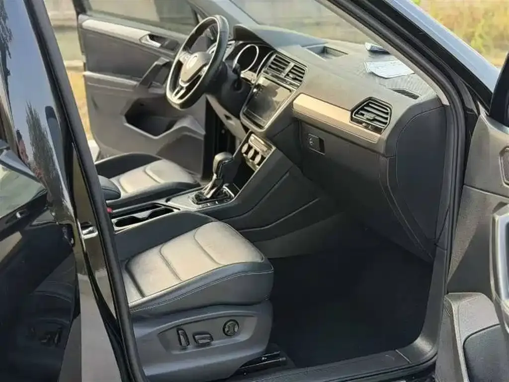 Volkswagen Tiguan L 2021 из CN, фото 4