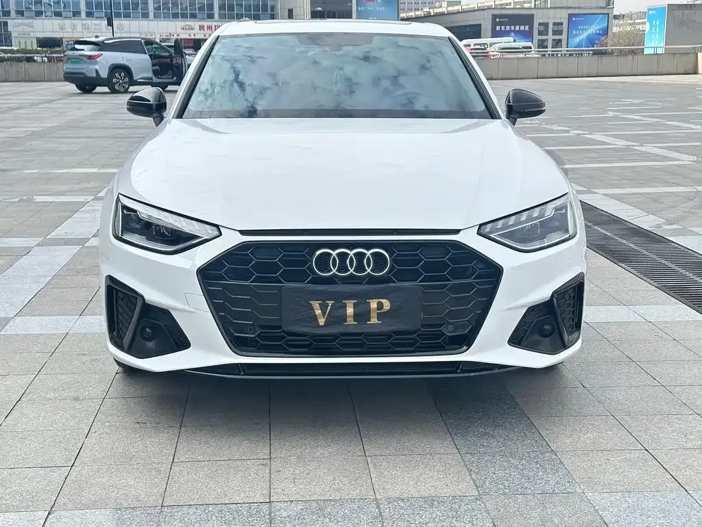 Audi A4L 2022 из CN, фото 1