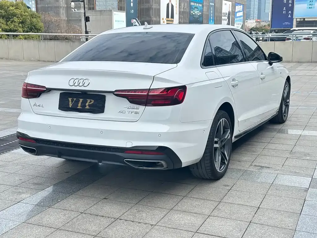 Audi A4L 2022 из CN, фото 5