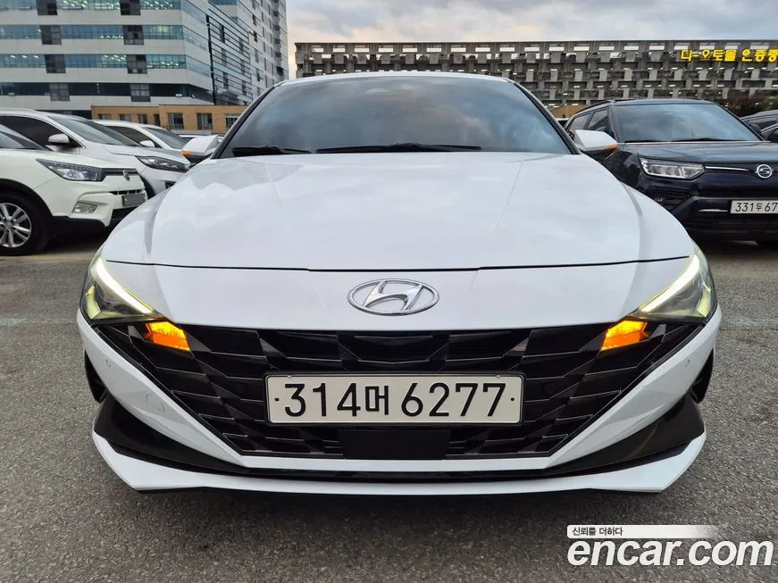 Hyundai AVANTE — фото 1