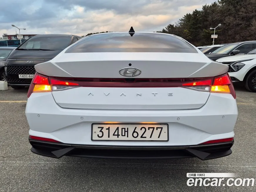 Hyundai AVANTE — фото 8
