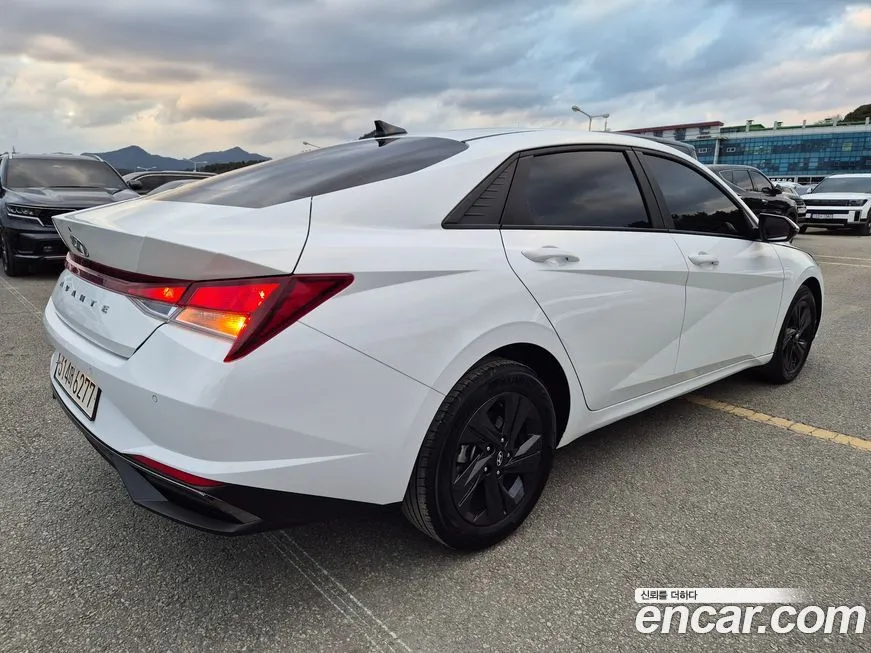 Hyundai AVANTE — фото 5