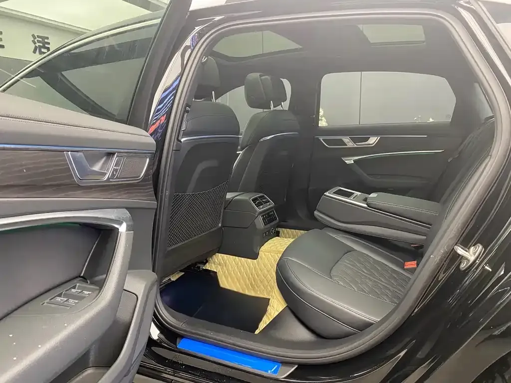 Audi A6L 2025 из CN, фото 3