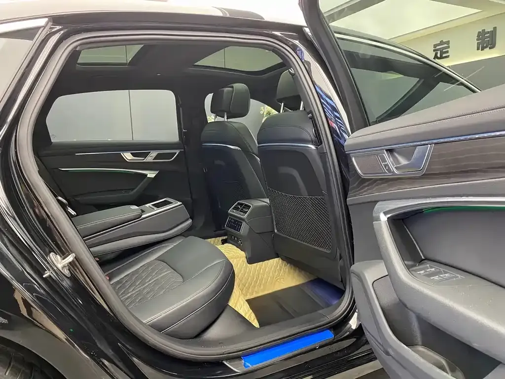 Audi A6L 2025 из CN, фото 7