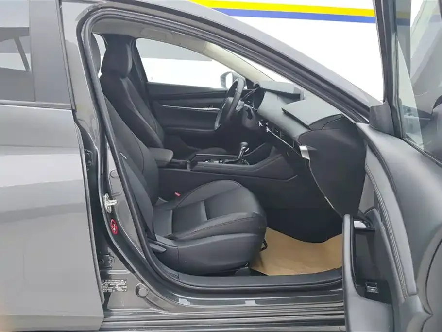 Mazda 3 Axela 2023 из CN, фото 5