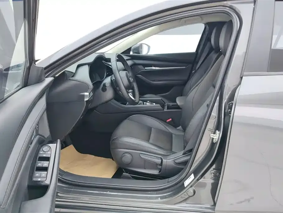 Mazda 3 Axela 2023 из CN, фото 9