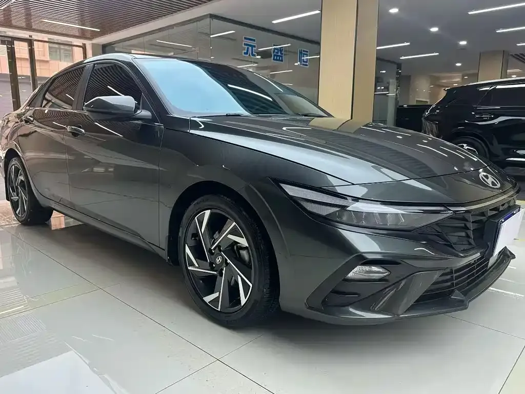Hyundai Elantra — фото 6