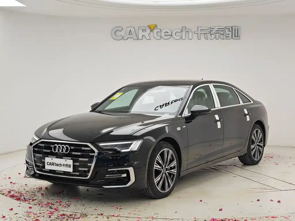 Audi A6L — фото 1