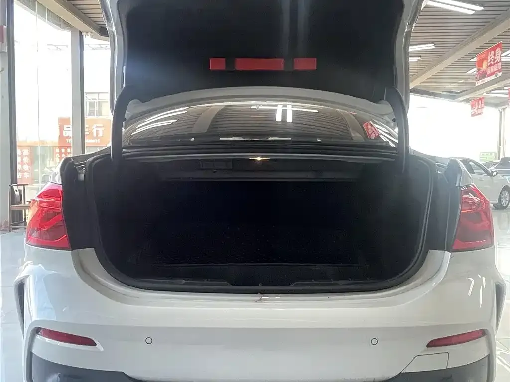 BMW 1 Series 2021 из CN, фото 8