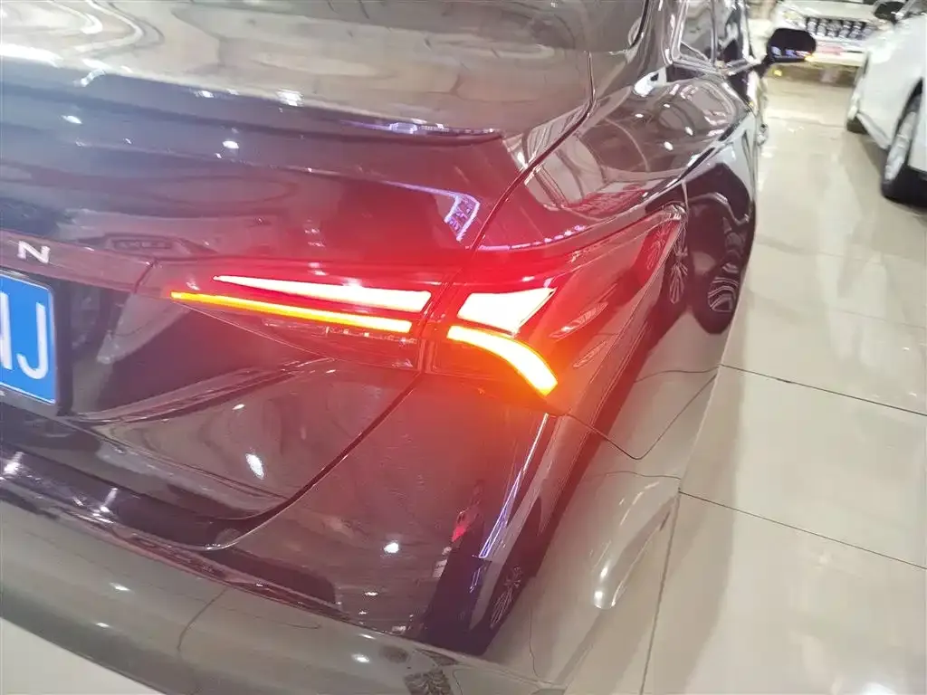 Toyota Avalon 2021 из CN, фото 9