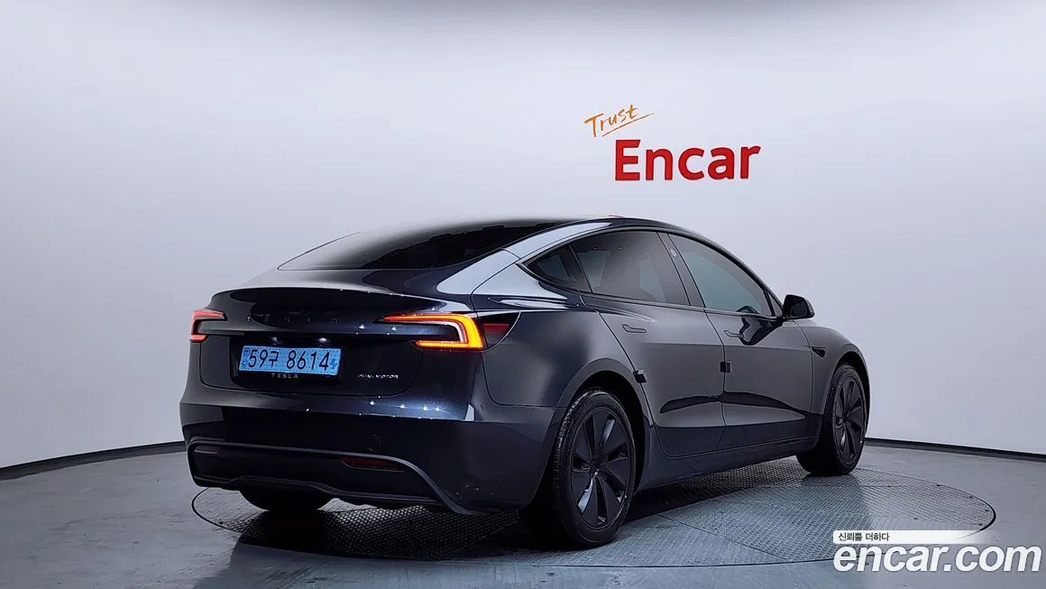 Tesla Model 3 2025 из KR, фото 2