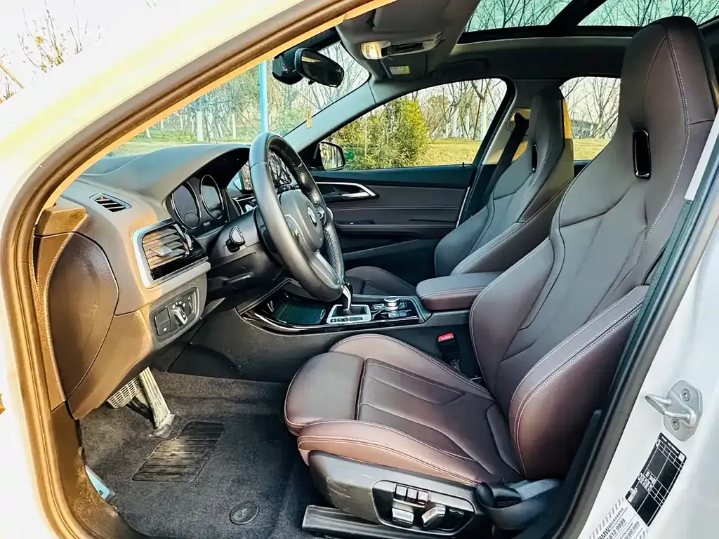 BMW 1 Series 2023 из CN, фото 8