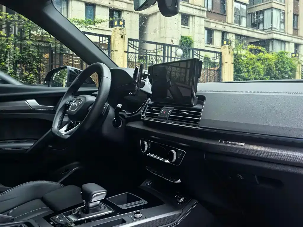 Audi Q5L 2023 из CN, фото 2