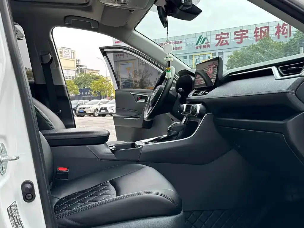 Toyota RAV4 2025 из CN, фото 5