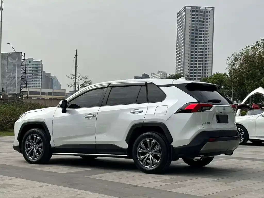 Toyota RAV4 2025 из CN, фото 3