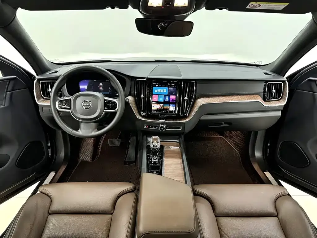 Volvo XC60 2023 из CN, фото 9