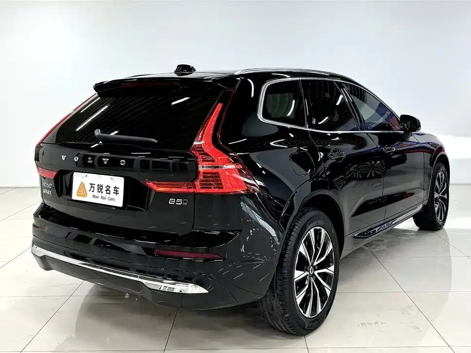 Volvo XC60 2023 из CN, фото 2