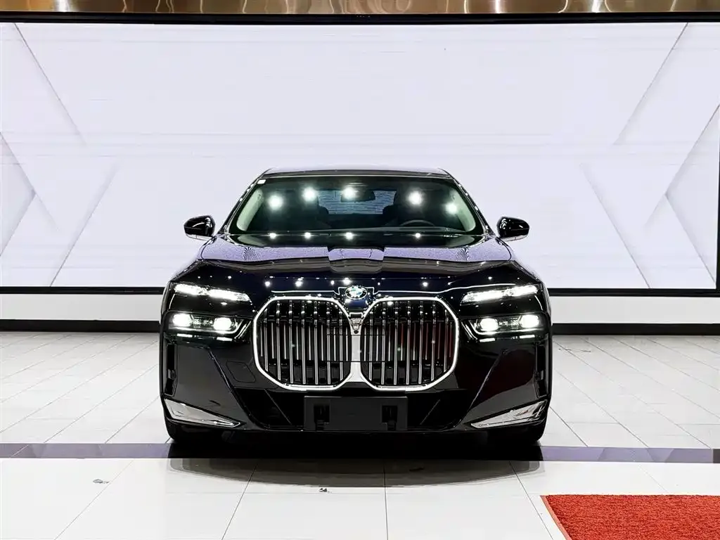 BMW 7 Series 2025 из CN, фото 8