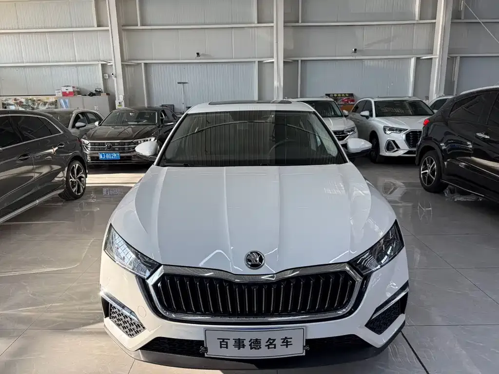 Skoda Octavia — фото 6