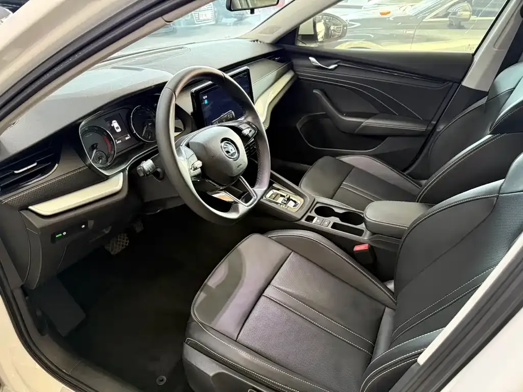 Skoda Octavia — фото 5