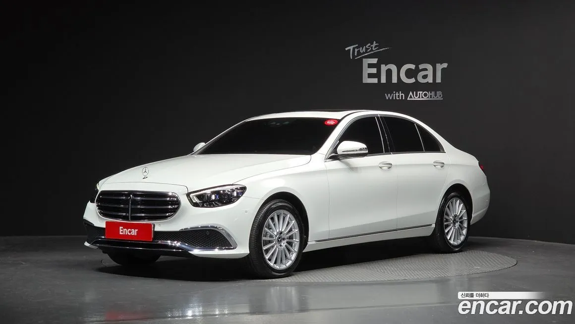 Mercedes-Benz E-Class — фото 1