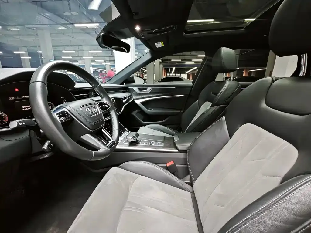 Audi A6L 2023 из CN, фото 4