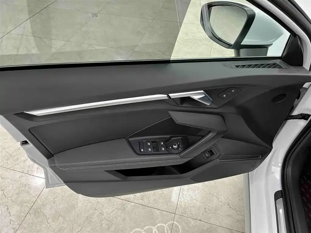 Audi A3 2023 из CN, фото 10