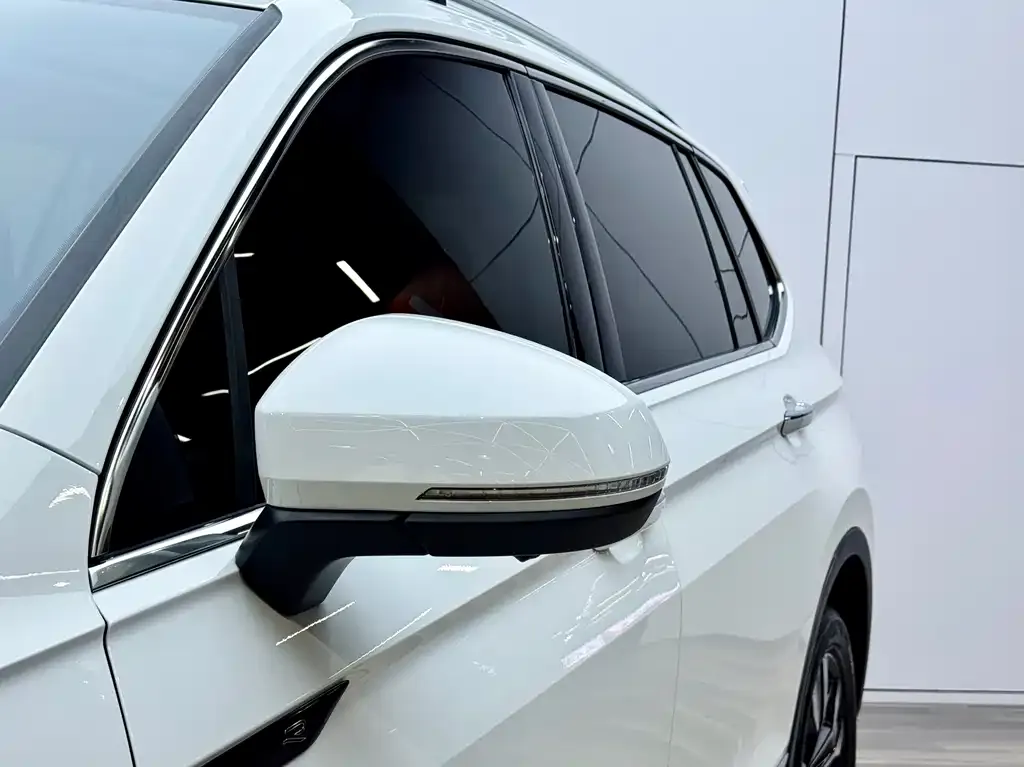 Volkswagen Tiguan L 2024 из CN, фото 2