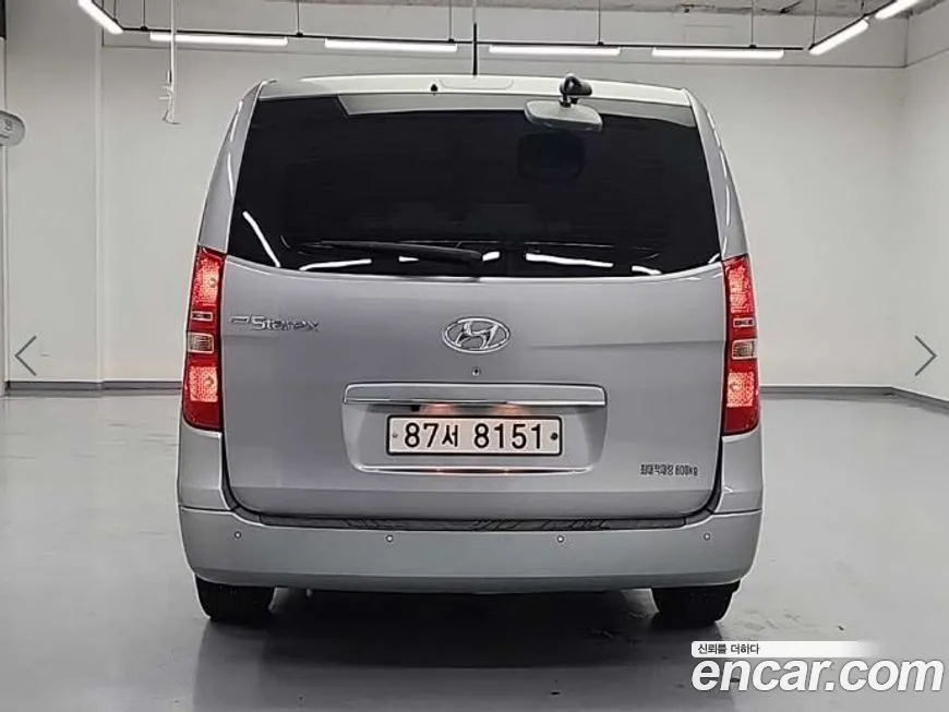 Hyundai Starex — фото 3