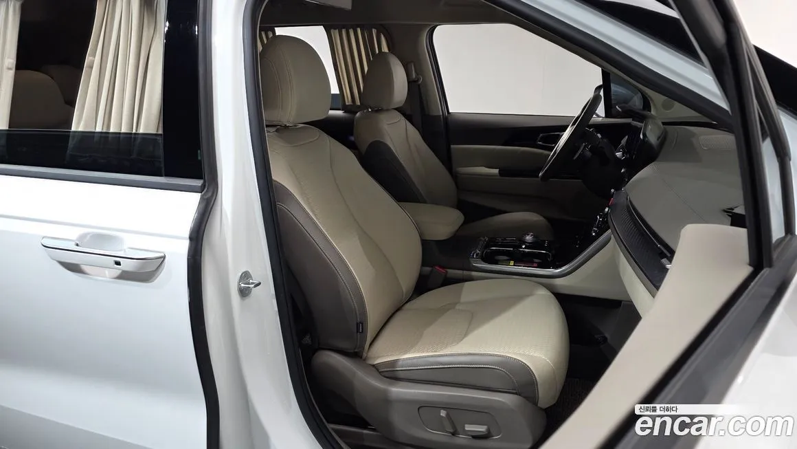 Kia Carnival — фото 10
