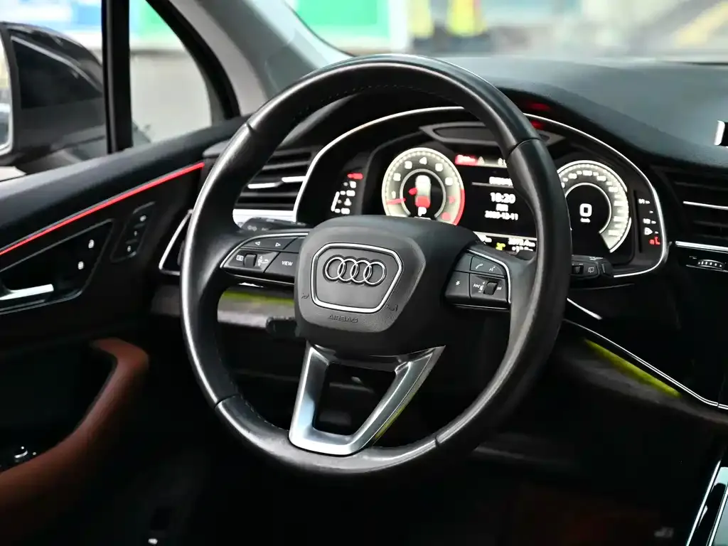 Audi Q7 2022 из CN, фото 3