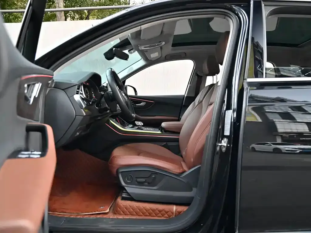 Audi Q7 2022 из CN, фото 9