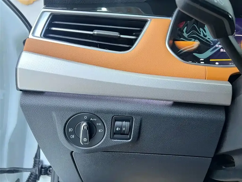 Volkswagen Bora 2023 из CN, фото 3
