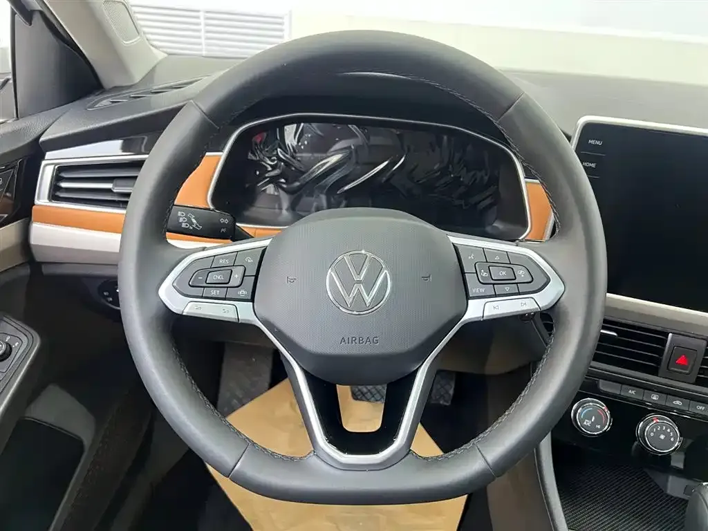 Volkswagen Bora 2023 из CN, фото 10
