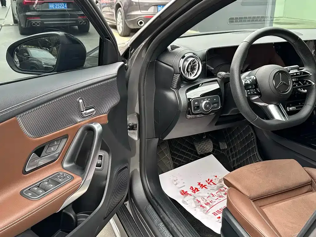 Mercedes-Benz A-Class 2023 из CN, фото 10