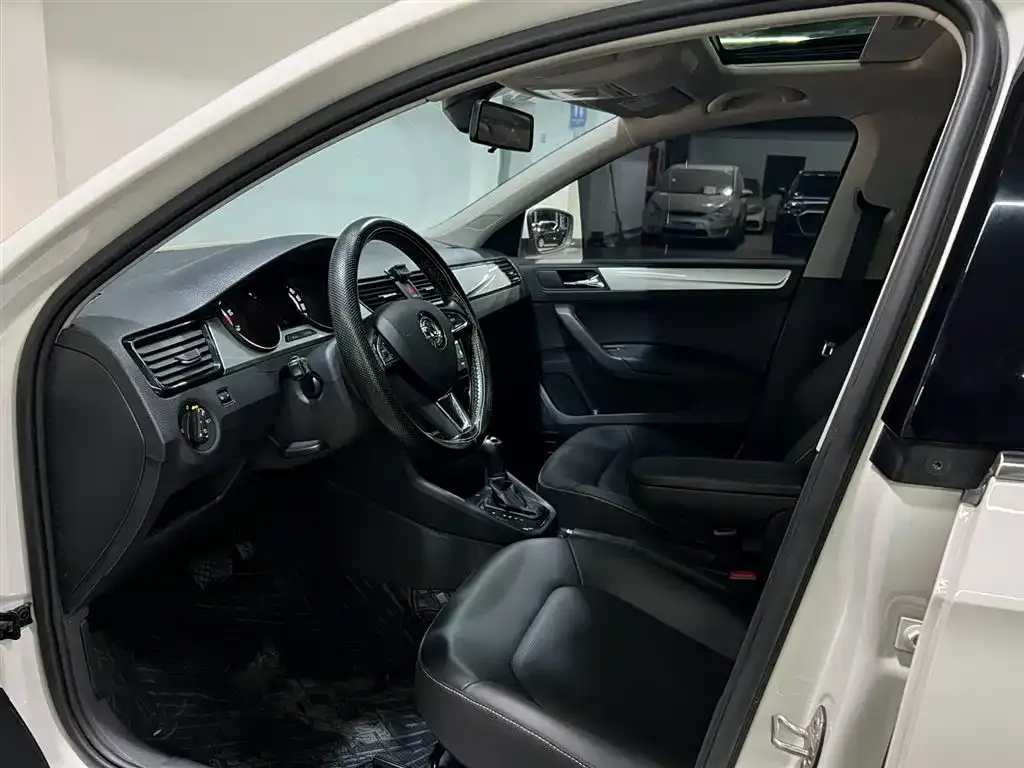 Skoda Rapid 2022 из CN, фото 5