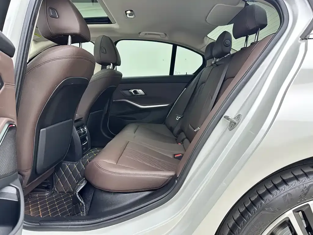 BMW 3 Series 2021 из CN, фото 10