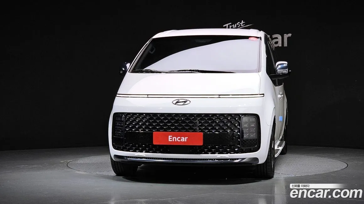 Hyundai Staria — фото 2