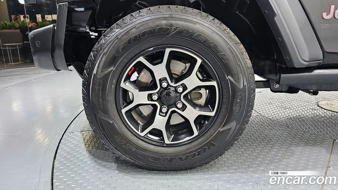 Jeep Wrangler — фото 10