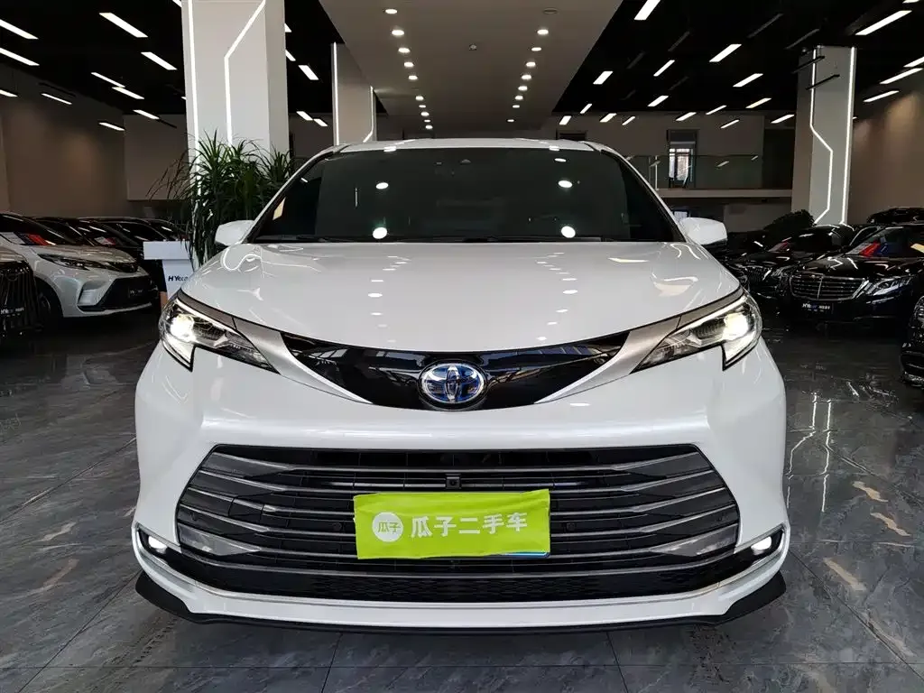 Toyota Sienna 2023 из CN, фото 9