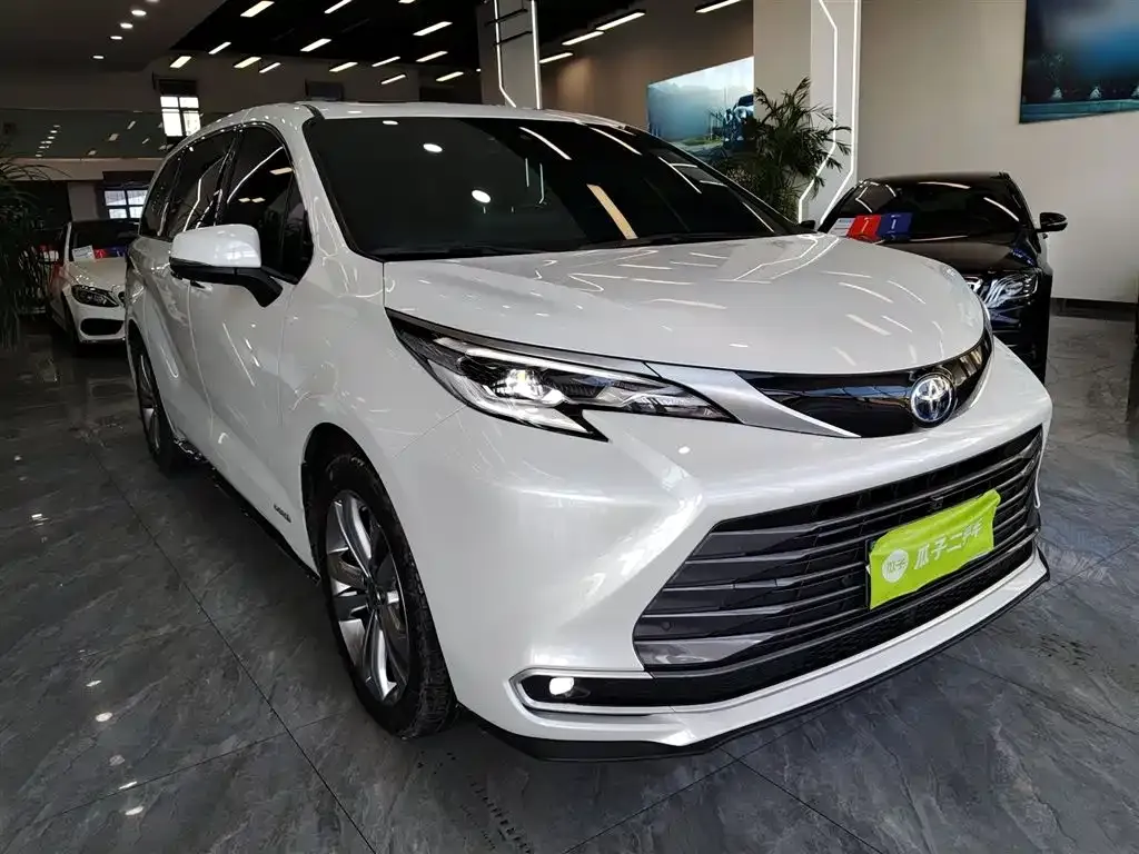 Toyota Sienna 2023 из CN, фото 8