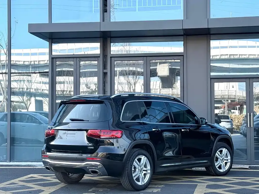 Mercedes-Benz GLB 2023 из CN, фото 2