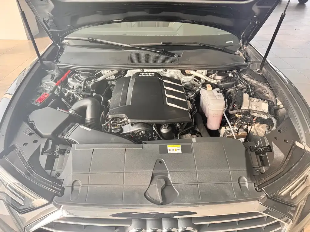 Audi A6L 2021 из CN, фото 9