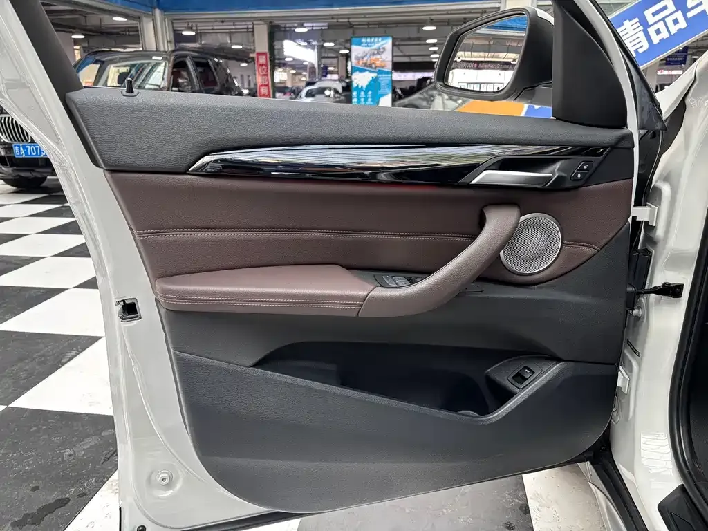 BMW X1 2022 из CN, фото 10