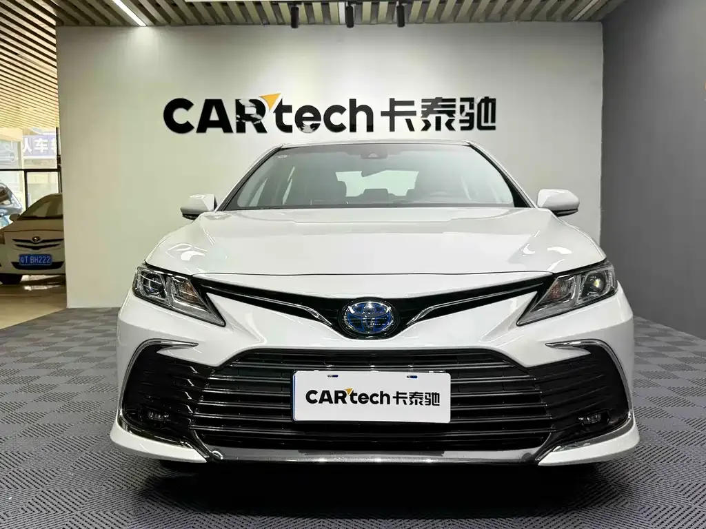 Toyota Camry 2023 из CN, фото 1
