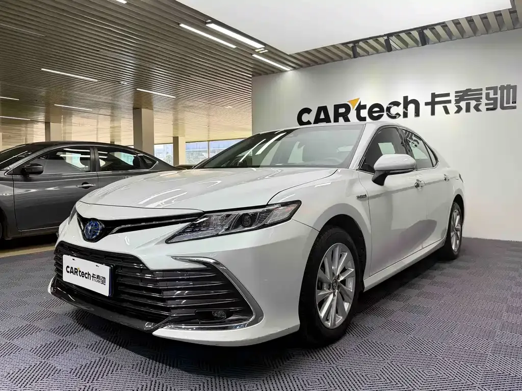 Toyota Camry 2023 из CN, фото 7