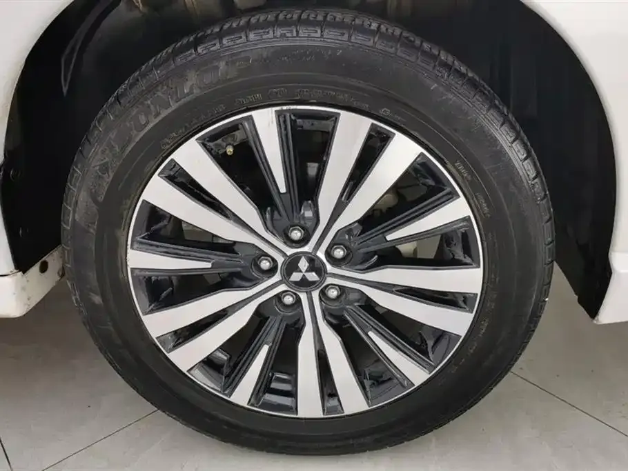 Mitsubishi Outlander 2023 из CN, фото 6