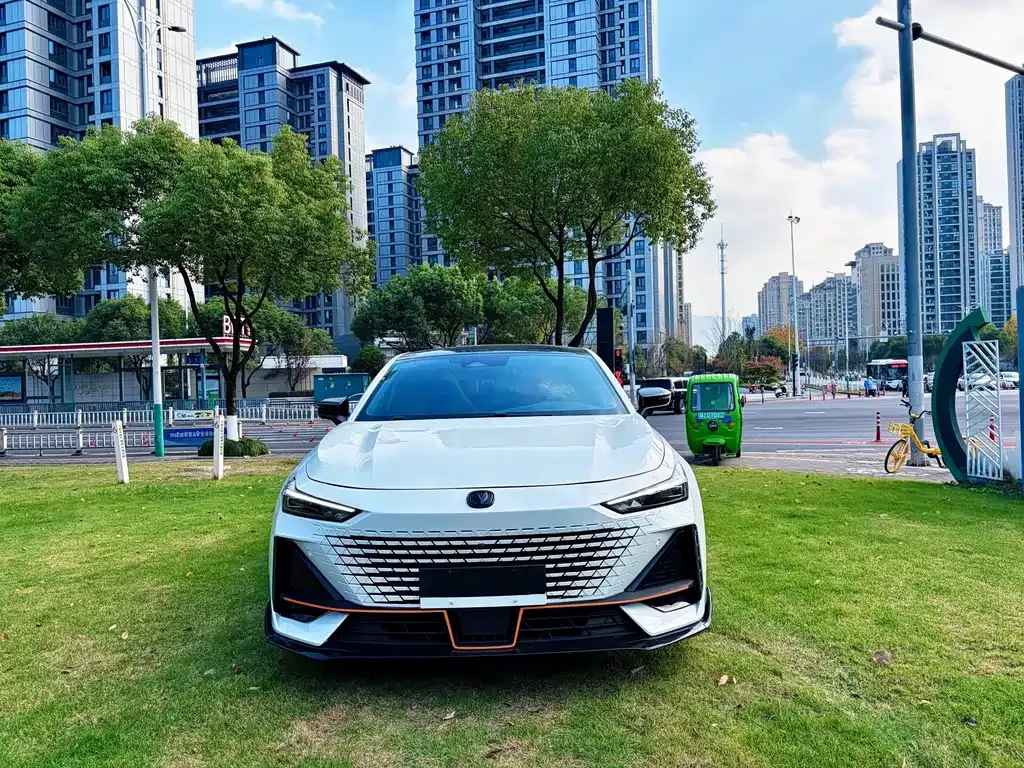 Changan UNI-V 2023 из CN, фото 2