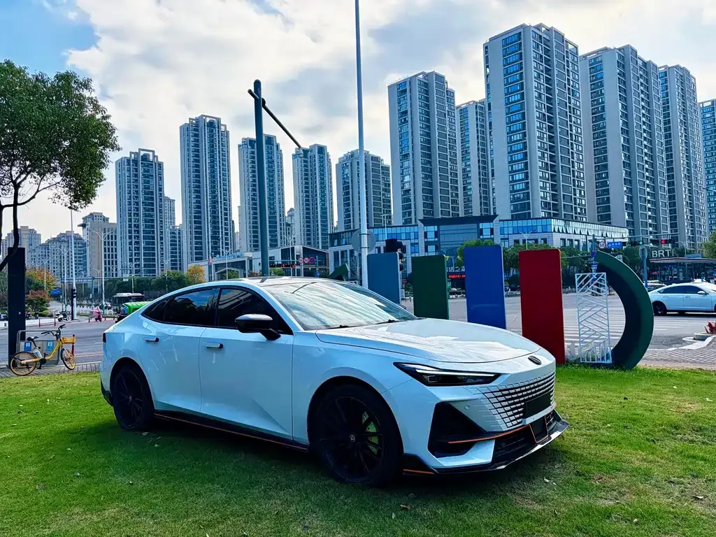 Changan UNI-V 2023 из CN, фото 3